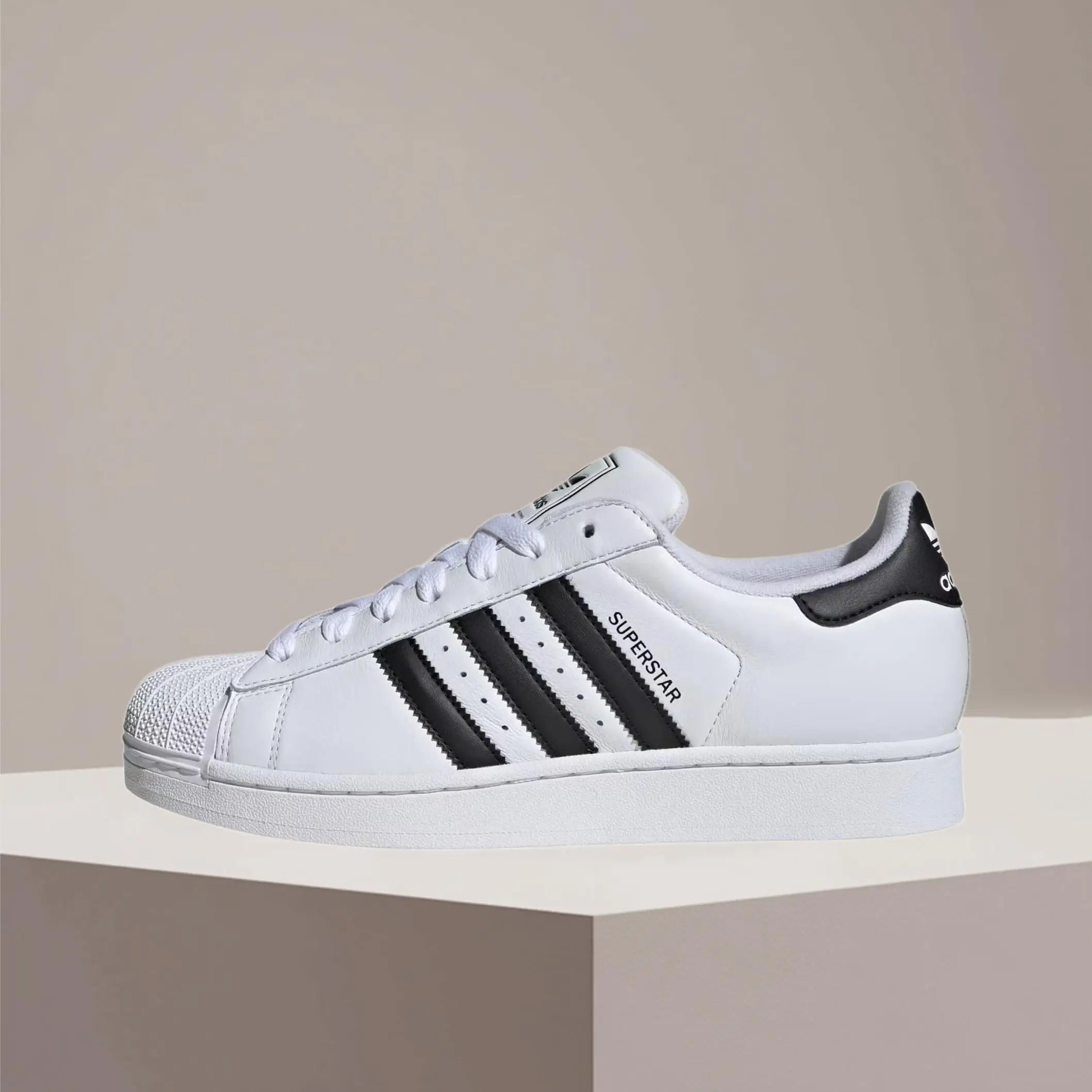 adidas Originals Superstar 2 Comfortable, Durable, Supportive, Slip-Resistant Multi-Function Skate Shoes Unisex Casual IH8659